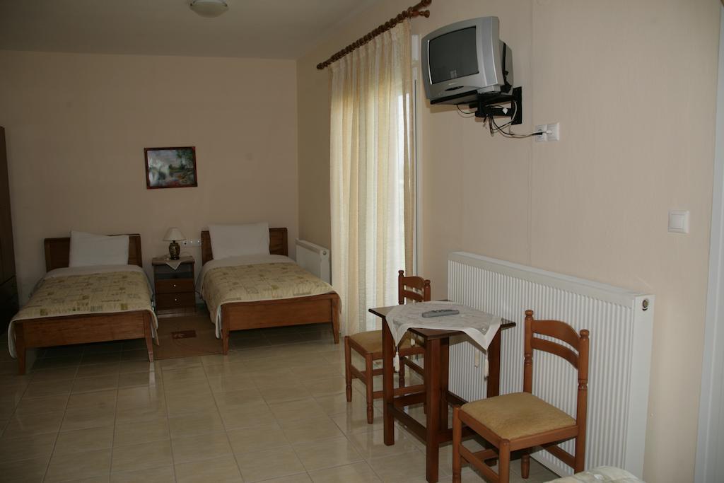 Elanthi Hostel Kastoria Exterior photo